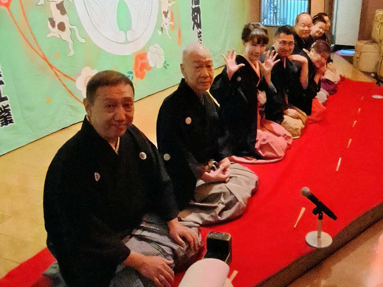 幕が開く前